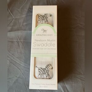 Amazing Baby Newborn Muslin Swaddle